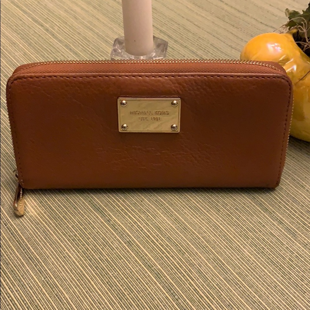 Michael Kors Continental Jet Set Wallet